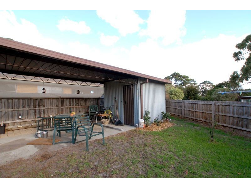 2 Caley Street, Frankston North VIC 3200