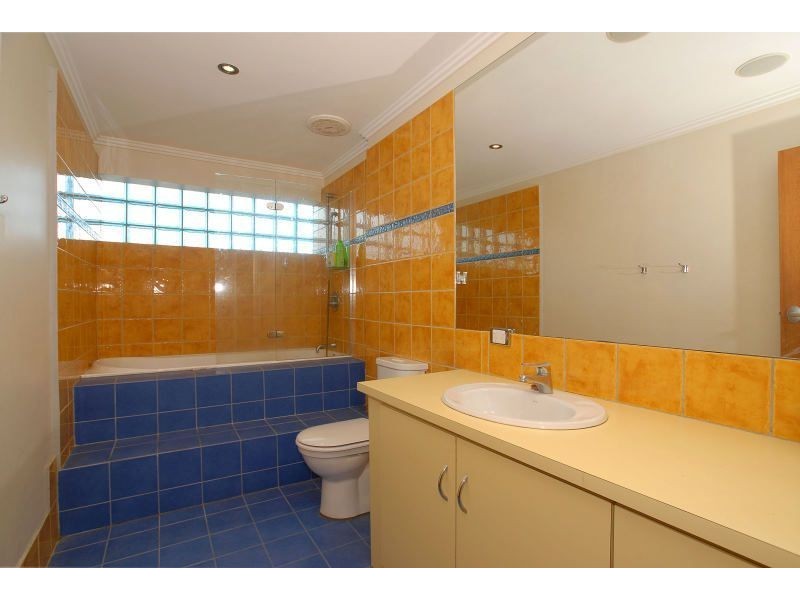 8/270 Nepean Highway, Seaford VIC 3198