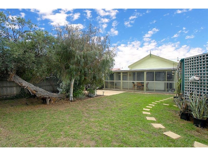 137 Kananook Avenue, Seaford VIC 3198