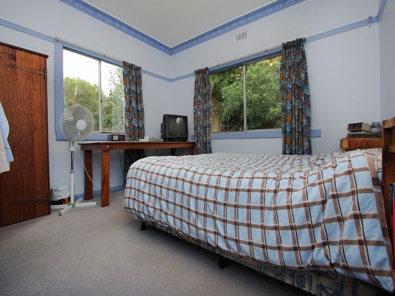 13 Neville Avenue, Seaford VIC 3198