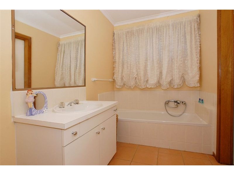 41 Emanuel Drive, Seaford VIC 3198