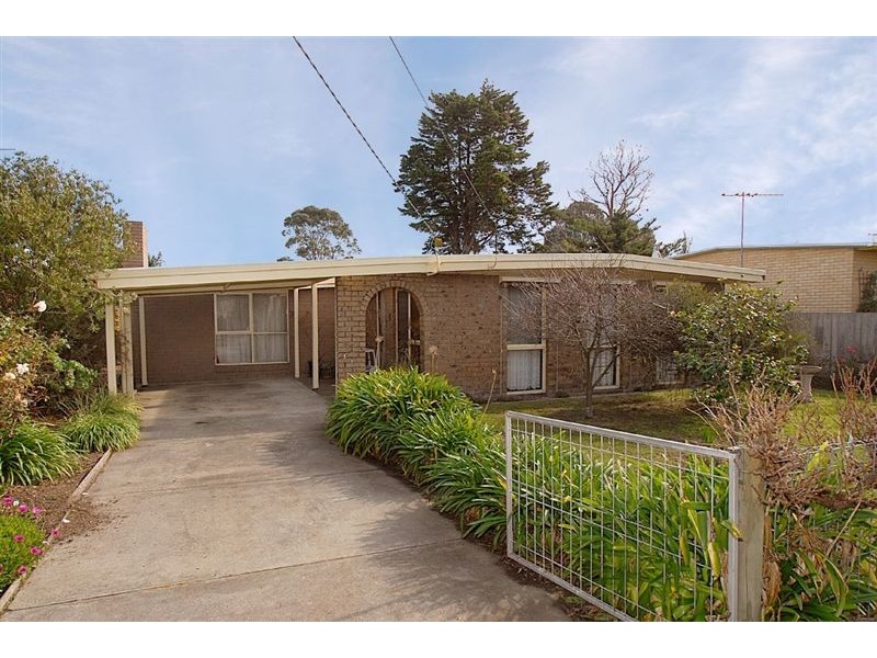 8 Galway Street, Seaford VIC 3198