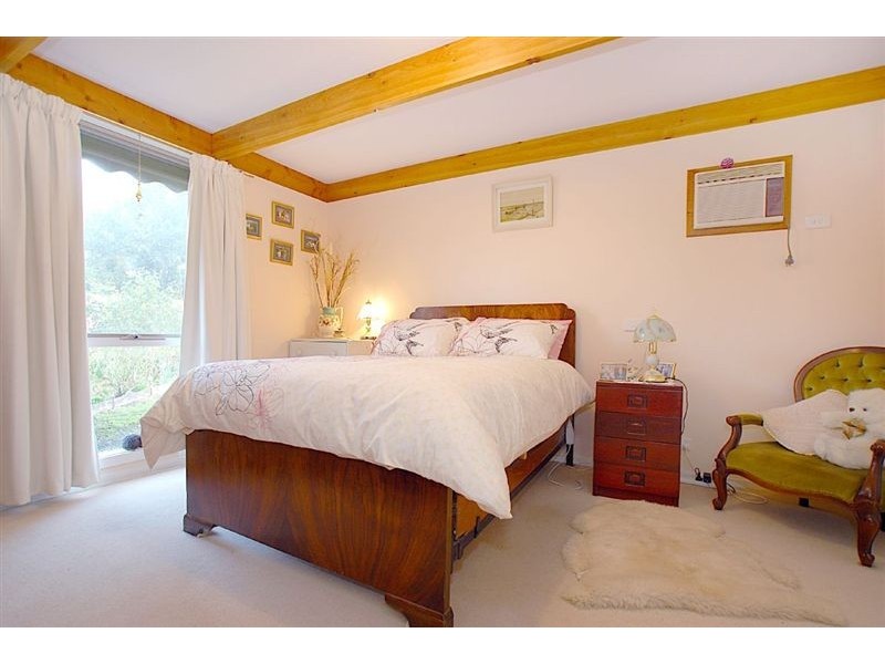 8 Galway Street, Seaford VIC 3198