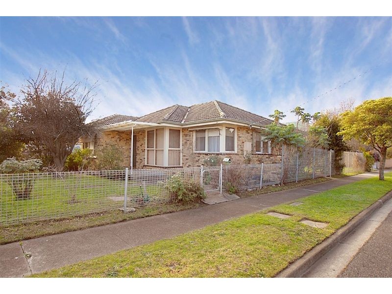 12 Bayside Grove, Seaford VIC 3198