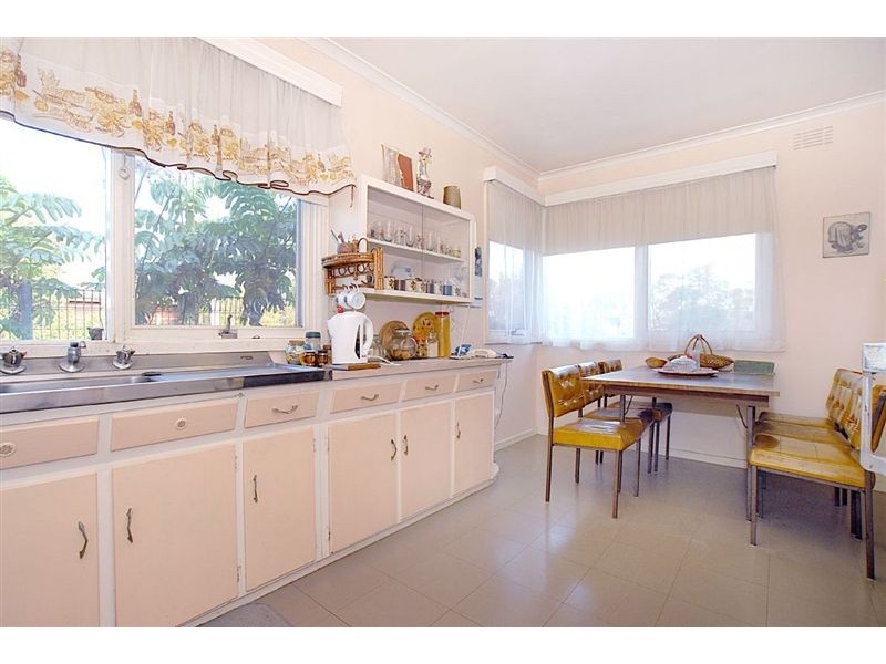 12 Bayside Grove, Seaford VIC 3198
