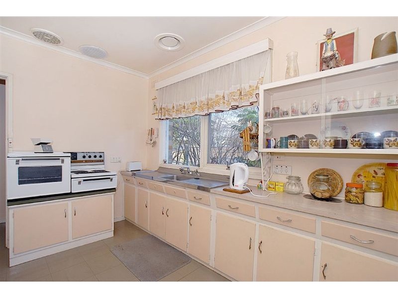 12 Bayside Grove, Seaford VIC 3198