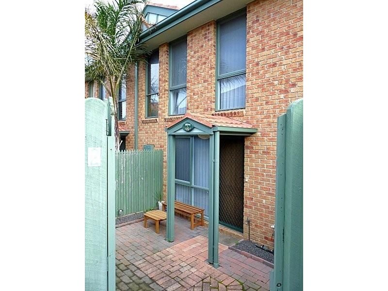 2/180 Nepean Highway, Seaford VIC 3198