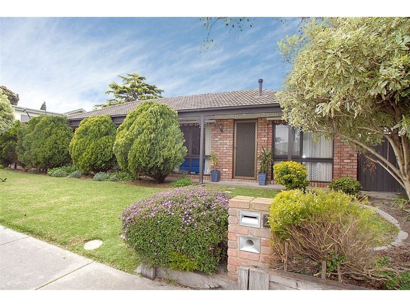 2 Mountain View Crescent, Seaford VIC 3198
