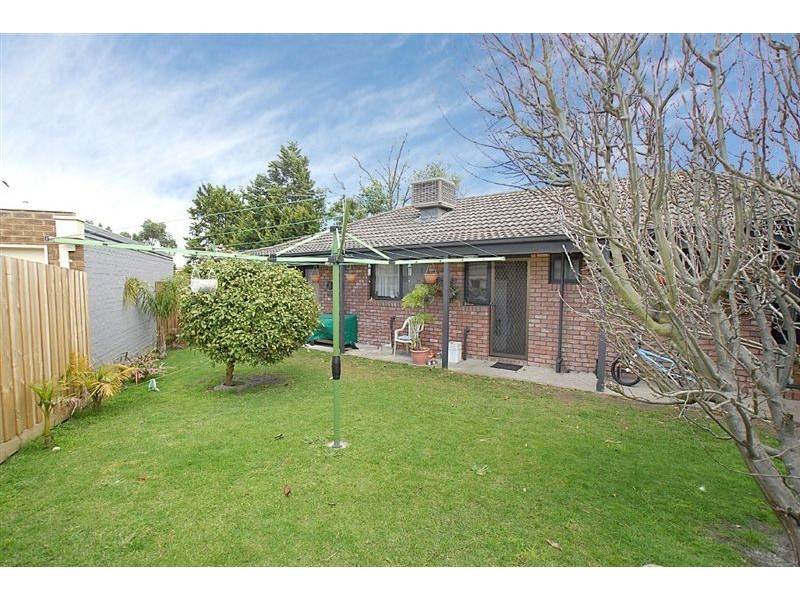 2 Mountain View Crescent, Seaford VIC 3198