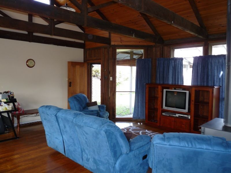 33 Johnstone Street, Seaford VIC 3198