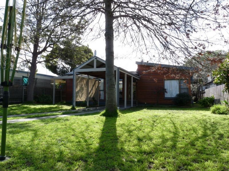 33 Johnstone Street, Seaford VIC 3198
