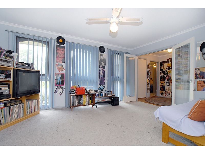 61 Silvertop Crescent, Frankston North VIC 3200