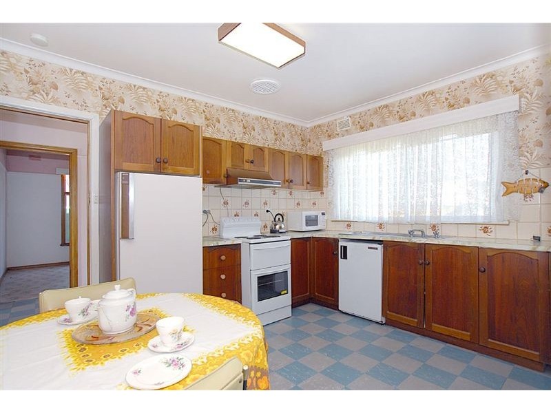 8 Emma Street, Carrum VIC 3197