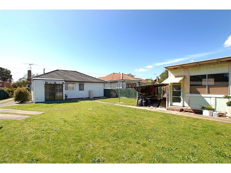 8 Emma Street, Carrum VIC 3197