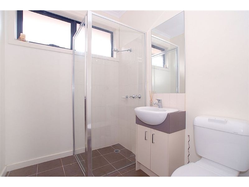 2/204 Frankston Dandenong Road, Seaford VIC 3198