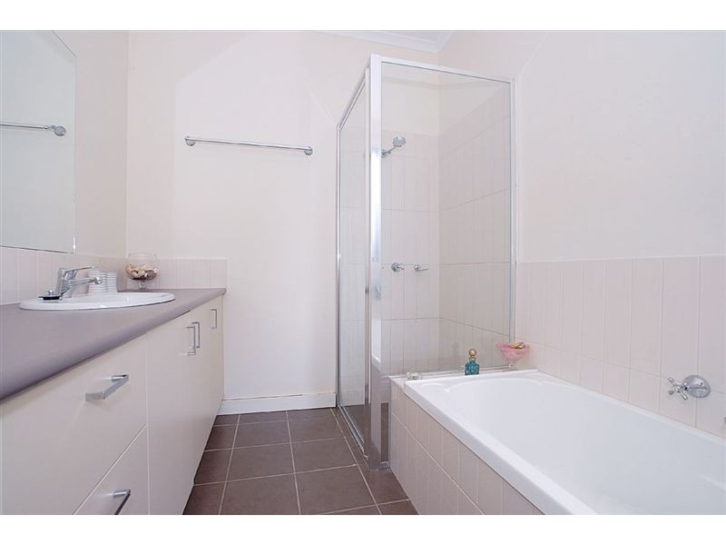 2/204 Frankston Dandenong Road, Seaford VIC 3198