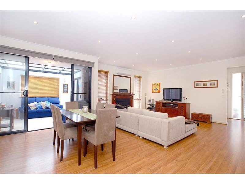 2/204 Frankston Dandenong Road, Seaford VIC 3198