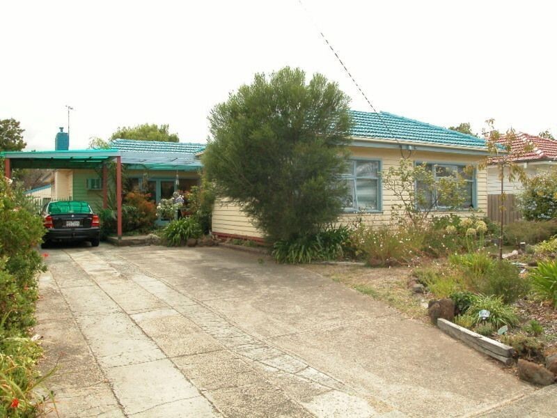 15 Raymond Road, Seaford VIC 3198