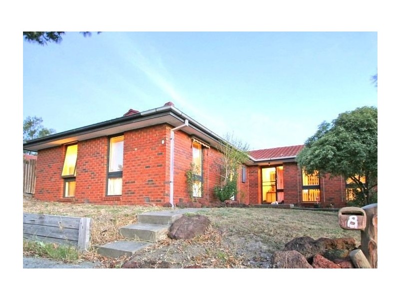 8 Onkara Street, Frankston VIC 3199