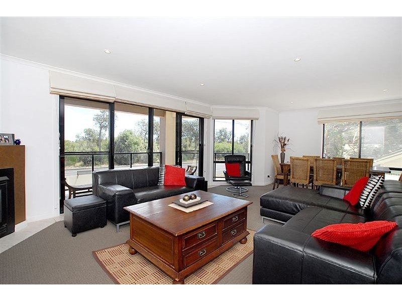 237 Nepean Highway, Seaford VIC 3198