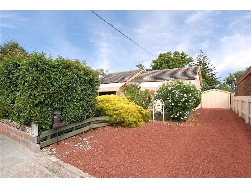 100 Rosslyn Avenue, Seaford VIC 3198