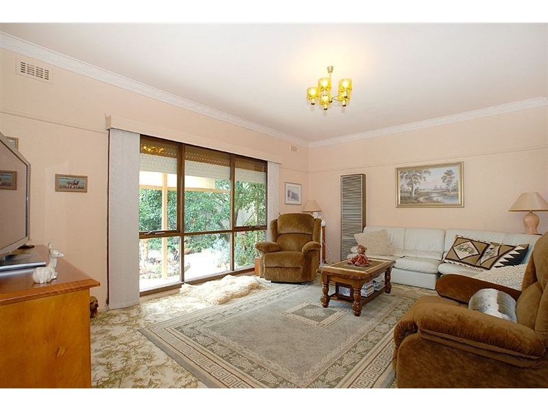 100 Rosslyn Avenue, Seaford VIC 3198