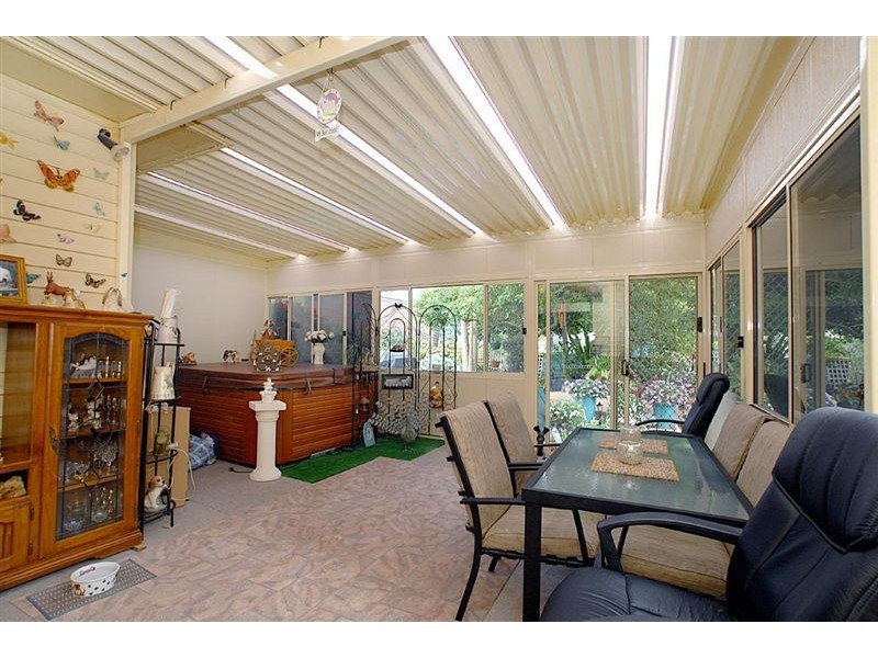 100 Rosslyn Avenue, Seaford VIC 3198