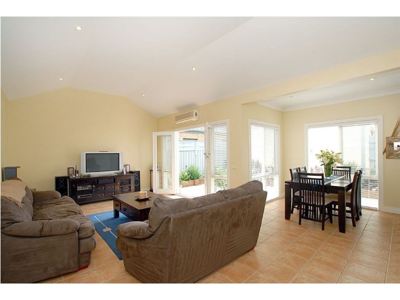 1/3 Catron Street, Seaford VIC 3198