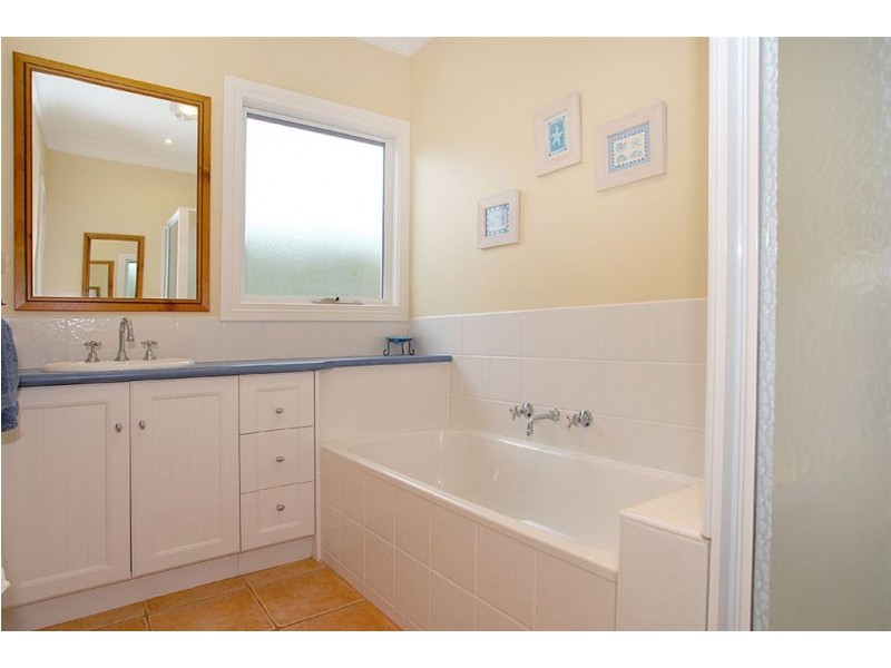 1/3 Catron Street, Seaford VIC 3198