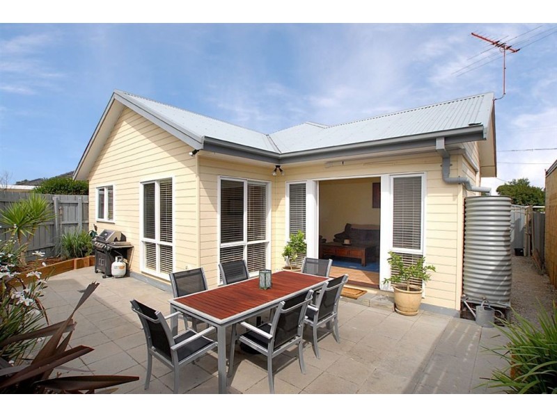 1/3 Catron Street, Seaford VIC 3198