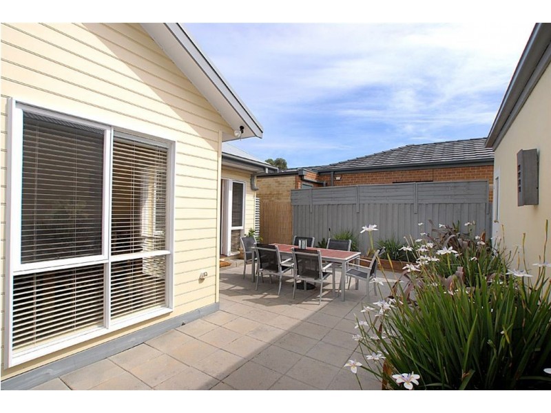 1/3 Catron Street, Seaford VIC 3198