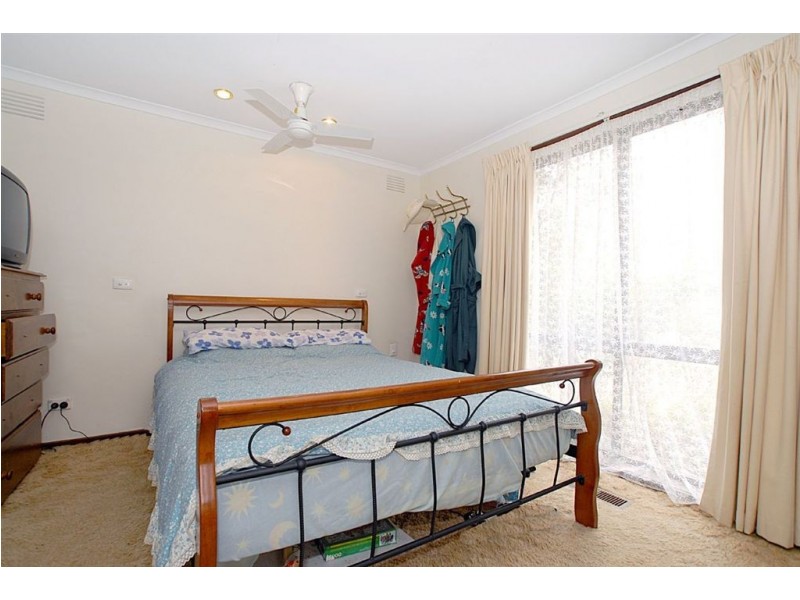 15 McBride Crescent, Seaford VIC 3198