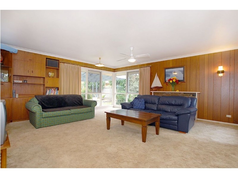 66 Rosslyn Avenue, Seaford VIC 3198