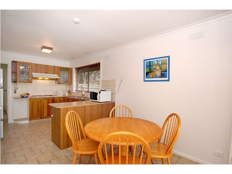 66 Rosslyn Avenue, Seaford VIC 3198