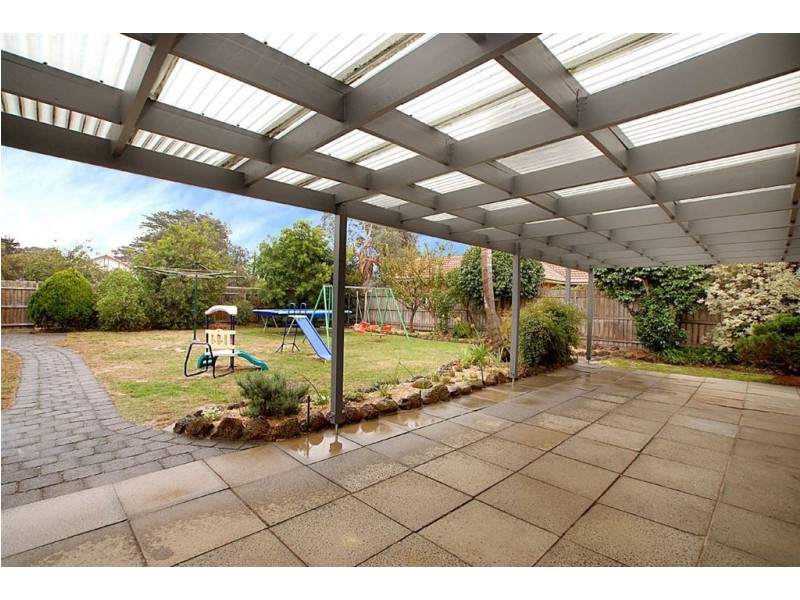66 Rosslyn Avenue, Seaford VIC 3198