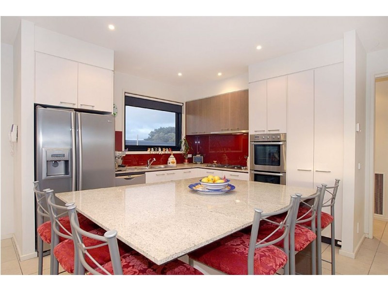 1/98 Nepean Highway, Seaford VIC 3198