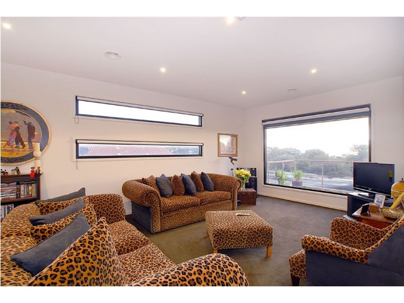 1/98 Nepean Highway, Seaford VIC 3198