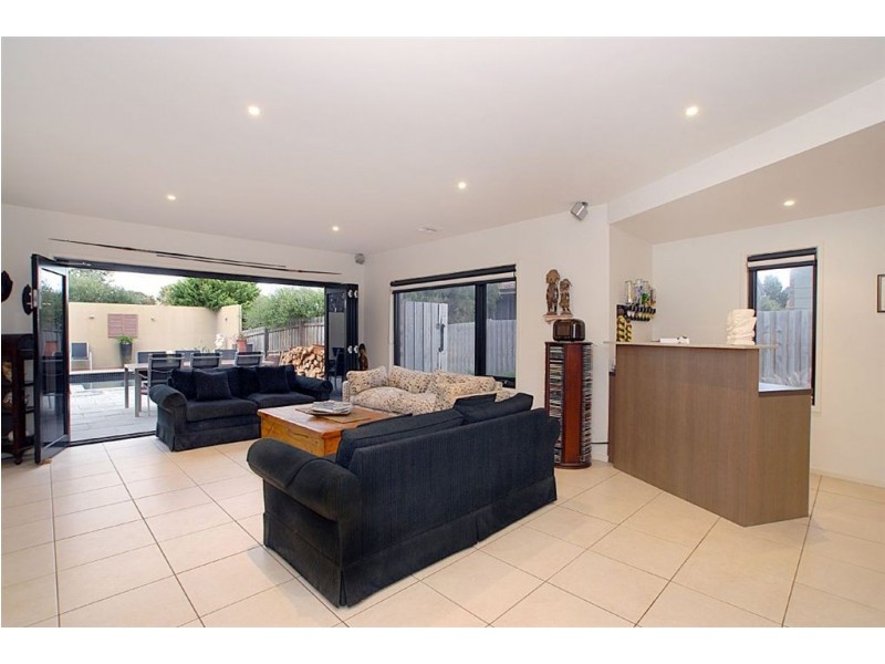 1/98 Nepean Highway, Seaford VIC 3198