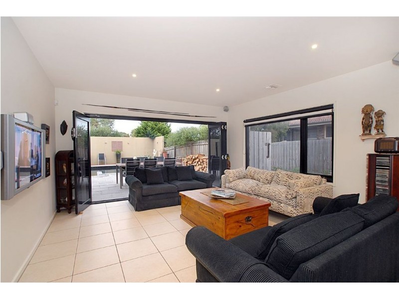 1/98 Nepean Highway, Seaford VIC 3198