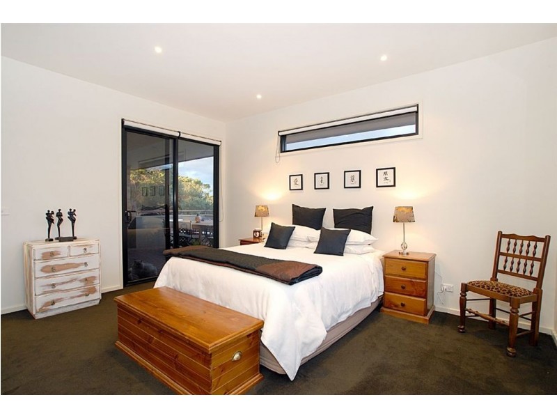 1/98 Nepean Highway, Seaford VIC 3198