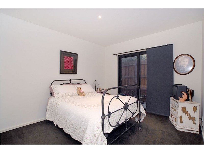 1/98 Nepean Highway, Seaford VIC 3198