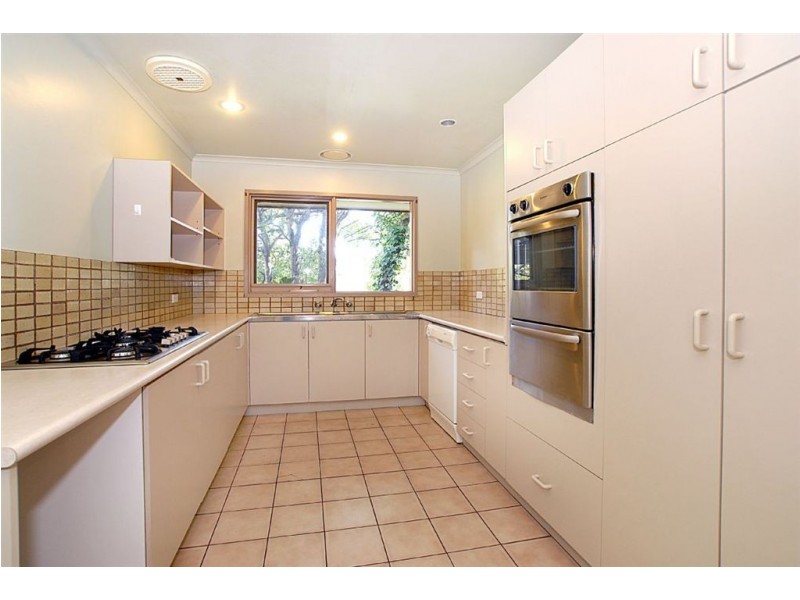 40 Rosslyn Avenue, Seaford VIC 3198