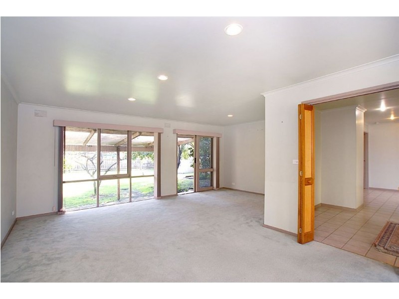 40 Rosslyn Avenue, Seaford VIC 3198