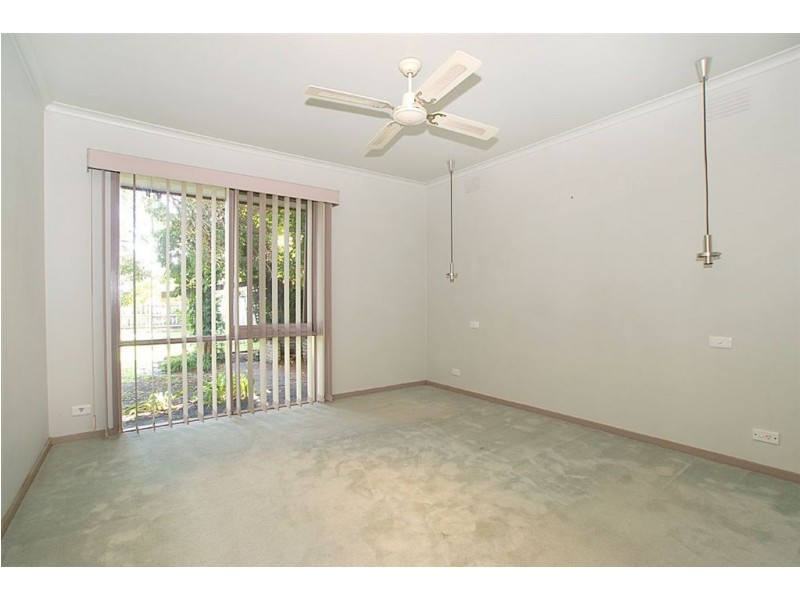 40 Rosslyn Avenue, Seaford VIC 3198