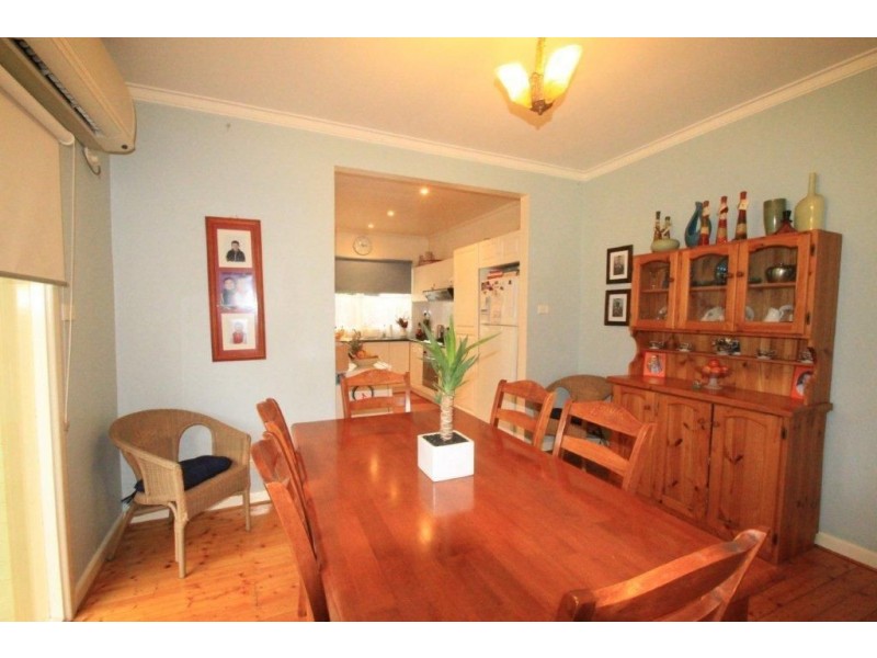 102 Rosslyn Avenue, Seaford VIC 3198