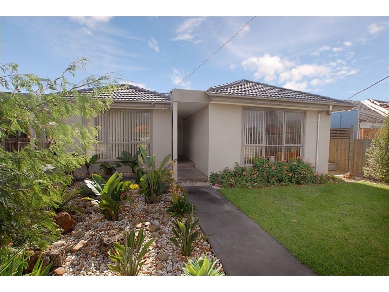 2 Madden Street, Seaford VIC 3198