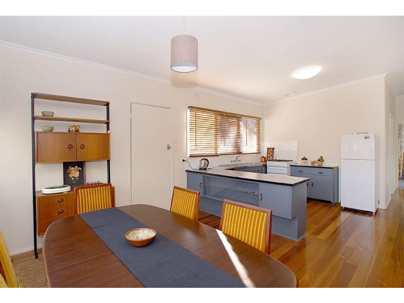 11 Denbigh Road, Seaford VIC 3198