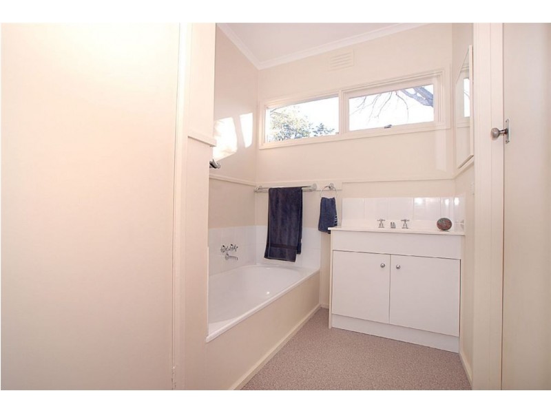 11 Denbigh Road, Seaford VIC 3198