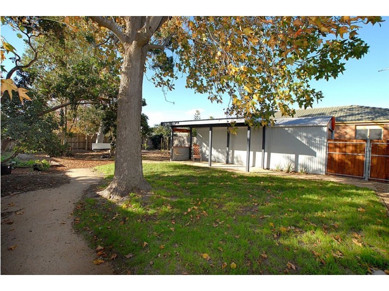 11 Denbigh Road, Seaford VIC 3198