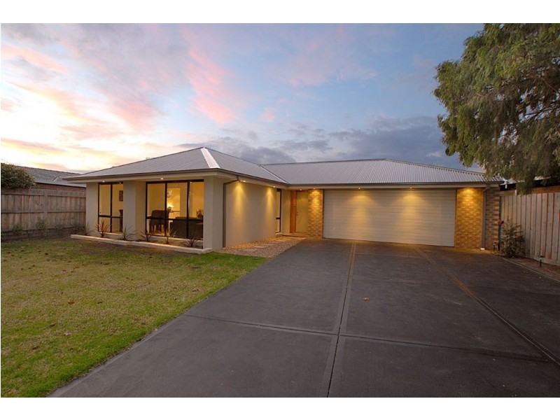 21 Emanuel Drive, Seaford VIC 3198